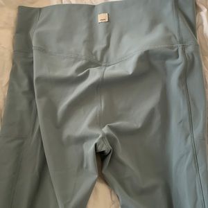 Vuori Full Length Leggings in Teal